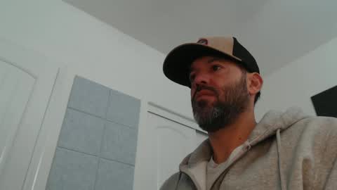 Snapshot of edge_masters chatting on February 2, 2025, 4:32 pm EdgeM online show from February 2, 2025, 4:32 pm