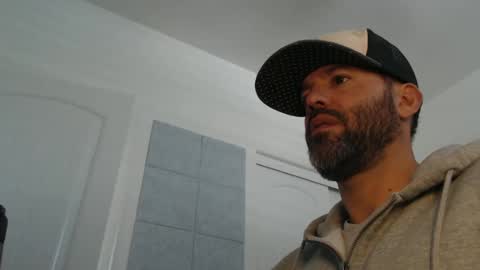 Snapshot of edge_masters chatting on February 9, 2025, 8:45 pm EdgeM online show from February 9, 2025, 8:45 pm