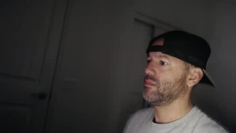 Snapshot of edge_masters chatting on November 26, 2025, 11:33 am EdgeM online show from November 26, 2025, 11:33 am