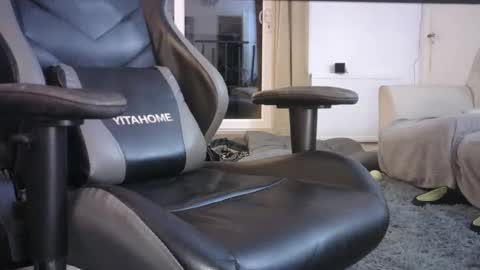 edged biker online show from December 24, 2024, 6:28 pm