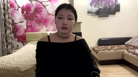 Snapshot of edinabluett chatting on May 22, 2026, 6:24 pm Eri online show from May 22, 2026, 6:24 pm