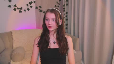 Lisa  online show from February 1, 2025, 4:03 am