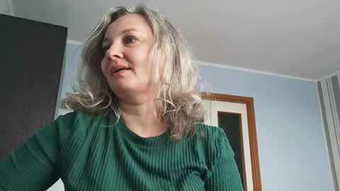 edithmanning online show from April 25, 2026, 6:49 am