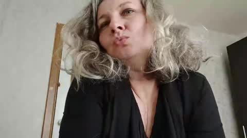 edithmanning online show from May 11, 2026, 2:45 pm