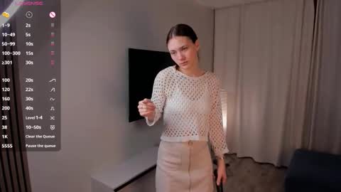 Nikki online show from November 17, 2025, 1:22 am