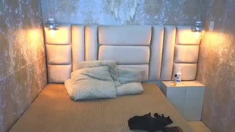 EdnaJarath online show from January 27, 2025, 3:26 am