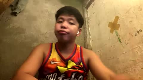 Snapshot of edrianburca052 chatting on April 17, 2026, 6:00 pm urasian chub online show from April 17, 2026, 6:00 pm
