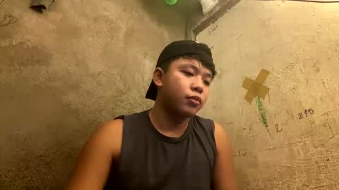 Snapshot of edrianburca052 chatting on April 19, 2026, 6:10 pm urasian chub online show from April 19, 2026, 6:10 pm