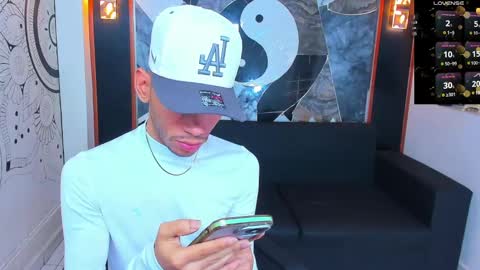 Snapshot of edward_24_ chatting on March 11, 2025, 4:21 am Edward Colleman online show from March 11, 2025, 4:21 am