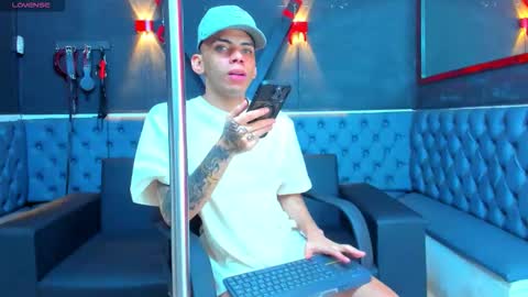 Snapshot of edward_24_ chatting on November 16, 2025, 4:40 am Edward Colleman online show from November 16, 2025, 4:40 am