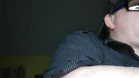 edwardaims_2please online show from December 3, 2025, 2:52 am