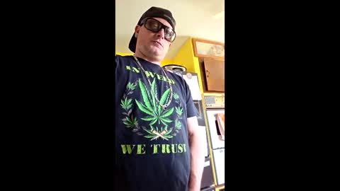 Snapshot of edwardaims_2please chatting on March 29, 2026, 5:46 pm edwardaims_2please online show from March 29, 2026, 5:46 pm