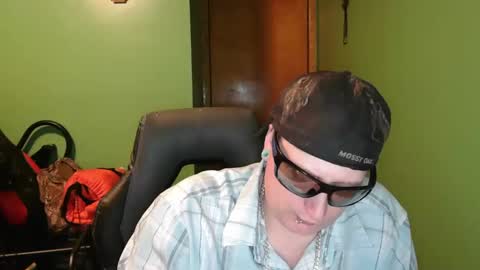 Snapshot of edwardaims_2please chatting on April 1, 2026, 2:34 am edwardaims_2please online show from April 1, 2026, 2:34 am