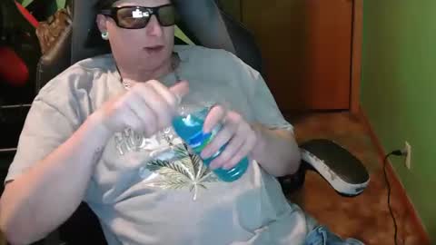 Snapshot of edwardaims_2please chatting on April 3, 2026, 3:15 am edwardaims_2please online show from April 3, 2026, 3:15 am