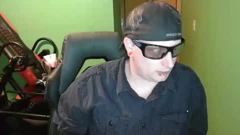 Snapshot of edwardaims_2please chatting on April 28, 2026, 2:21 am edwardaims_2please online show from April 28, 2026, 2:21 am