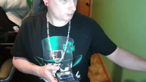 Snapshot of edwardaims_2please chatting on May 18, 2026, 2:51 am edwardaims_2please online show from May 18, 2026, 2:51 am