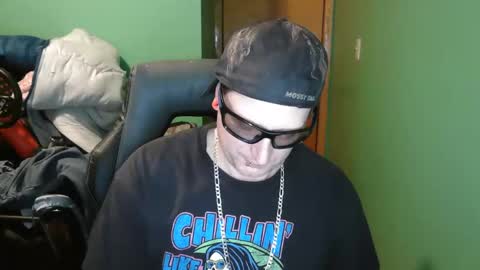 Snapshot of edwardaims_2please chatting on May 24, 2026, 2:05 am edwardaims_2please online show from May 24, 2026, 2:05 am