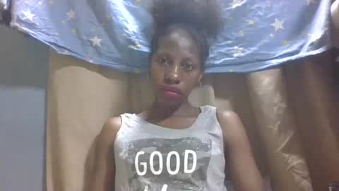 edwige770943 online show from April 13, 2026, 7:19 pm