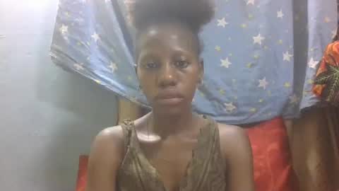 edwige770943 online show from April 15, 2026, 2:40 am