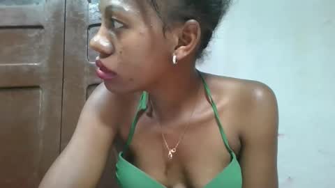edwige770943 online show from May 30, 2026, 8:17 pm