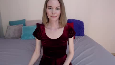 Elena online show from May 17, 2026, 2:57 pm