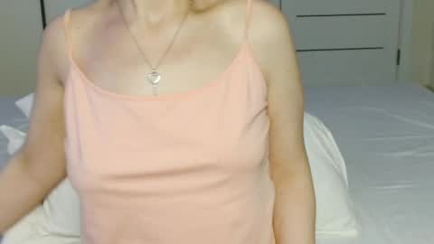 Snapshot of eelena4kiss chatting on June 9, 2026, 10:54 pm eelena4kiss online show from June 9, 2026, 10:54 pm