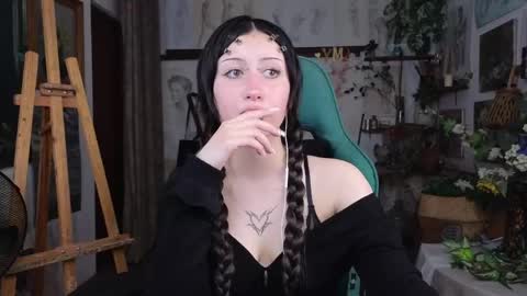 effiemeowley online show from May 1, 2026, 11:59 am