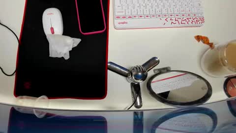 Effie Mur online show from February 11, 2026, 10:42 am