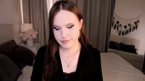 Snapshot of effiemur chatting on June 25, 2026, 9:52 pm Effie Mur online show from June 25, 2026, 9:52 pm