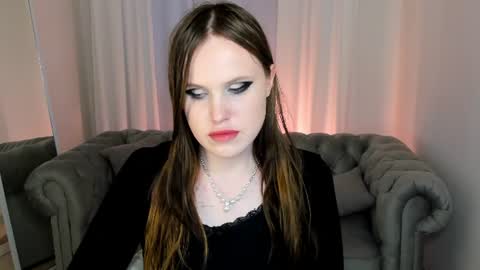 Snapshot of effiemur chatting on July 5, 2026, 4:19 am Effie Mur online show from July 5, 2026, 4:19 am
