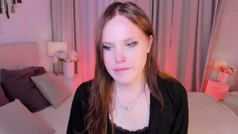 Snapshot of effiemur chatting on July 6, 2026, 9:17 pm Effie Mur online show from July 6, 2026, 9:17 pm