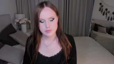 Snapshot of effiemur chatting on July 10, 2026, 9:39 pm Effie Mur online show from July 10, 2026, 9:39 pm