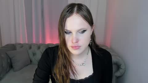 Snapshot of effiemur chatting on July 16, 2026, 8:59 pm Effie Mur online show from July 16, 2026, 8:59 pm