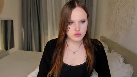Snapshot of effiemur chatting on August 3, 2026, 8:45 pm Effie Mur online show from August 3, 2026, 8:45 pm