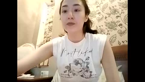 Effy online show from April 28, 2026, 4:23 pm
