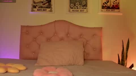 Snapshot of effy_cb chatting on October 21, 2025, 12:22 am effy online show from October 21, 2025, 12:22 am