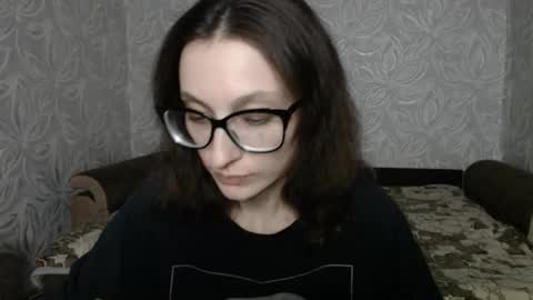 Snapshot of effy_gray chatting on November 26, 2025, 9:21 am Anna online show from November 26, 2025, 9:21 am