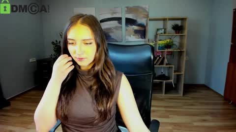 Effy Royse online show from April 9, 2026, 6:19 am