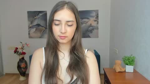 Effy Royse online show from April 29, 2026, 5:55 am