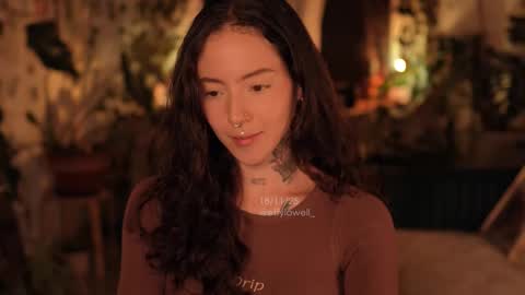 Snapshot of effylowell_ chatting on November 19, 2025, 1:27 am Effy online show from November 19, 2025, 1:27 am