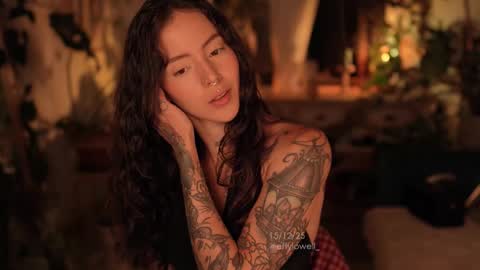 Effy online show from December 16, 2025, 2:38 am