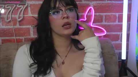 effystone777 online show from September 16, 2025, 6:36 am