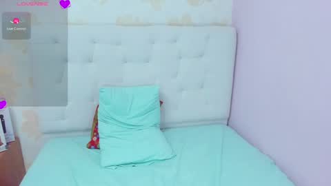  E F F Y  online show from December 21, 2024, 6:23 pm