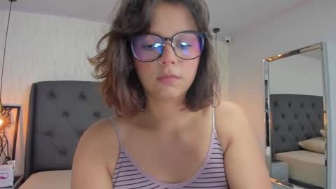  E F F Y  online show from February 24, 2025, 7:30 pm