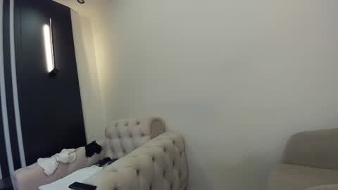 Snapshot of ehotlovea chatting on January 26, 2025, 6:07 am Erik and Alice online show from January 26, 2025, 6:07 am