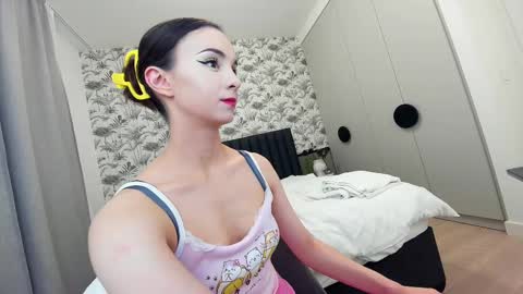 Snapshot of ehotlovea chatting on February 28, 2025, 7:15 am Erik and Alice online show from February 28, 2025, 7:15 am