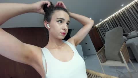 Snapshot of ehotlovea chatting on May 29, 2026, 2:20 am Erik and Alice online show from May 29, 2026, 2:20 am