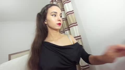 Snapshot of ehotlovea chatting on June 13, 2026, 5:05 am Erik and Alice online show from June 13, 2026, 5:05 am