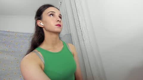Snapshot of ehotlovea chatting on June 16, 2026, 7:38 pm Erik and Alice online show from June 16, 2026, 7:38 pm