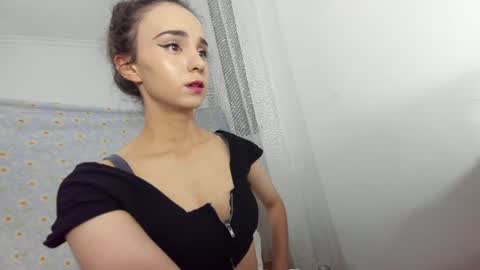 Snapshot of ehotlovea chatting on July 5, 2026, 10:28 pm Erik and Alice online show from July 5, 2026, 10:28 pm